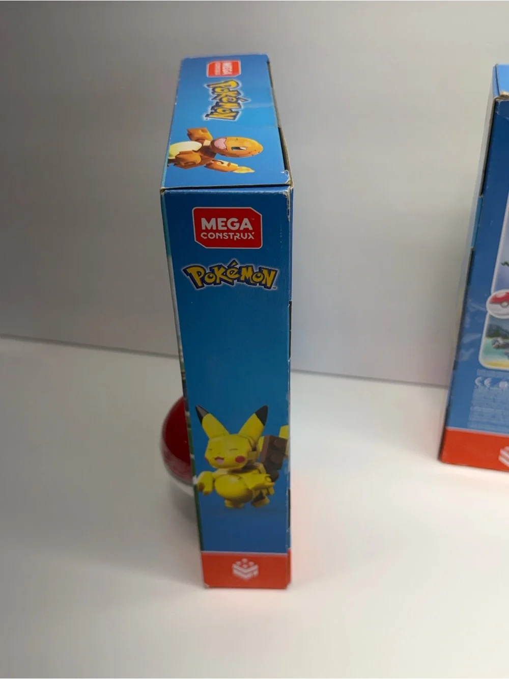 Mega Construx Pokémon Kanto Partners Building Set with Poké Ball (Blue/Red)